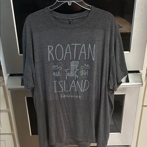Roatan Island Graphic Tee - Charcoal gray soft fabric